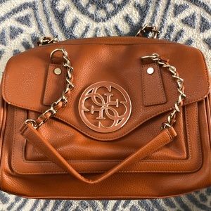 GUESS shoulder bag.